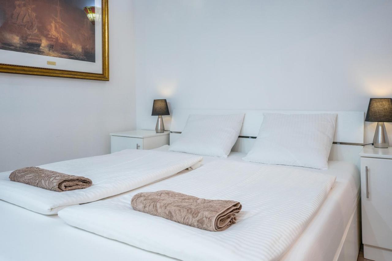 Valletta Main Street Apartment Deluxe Eksteriør billede