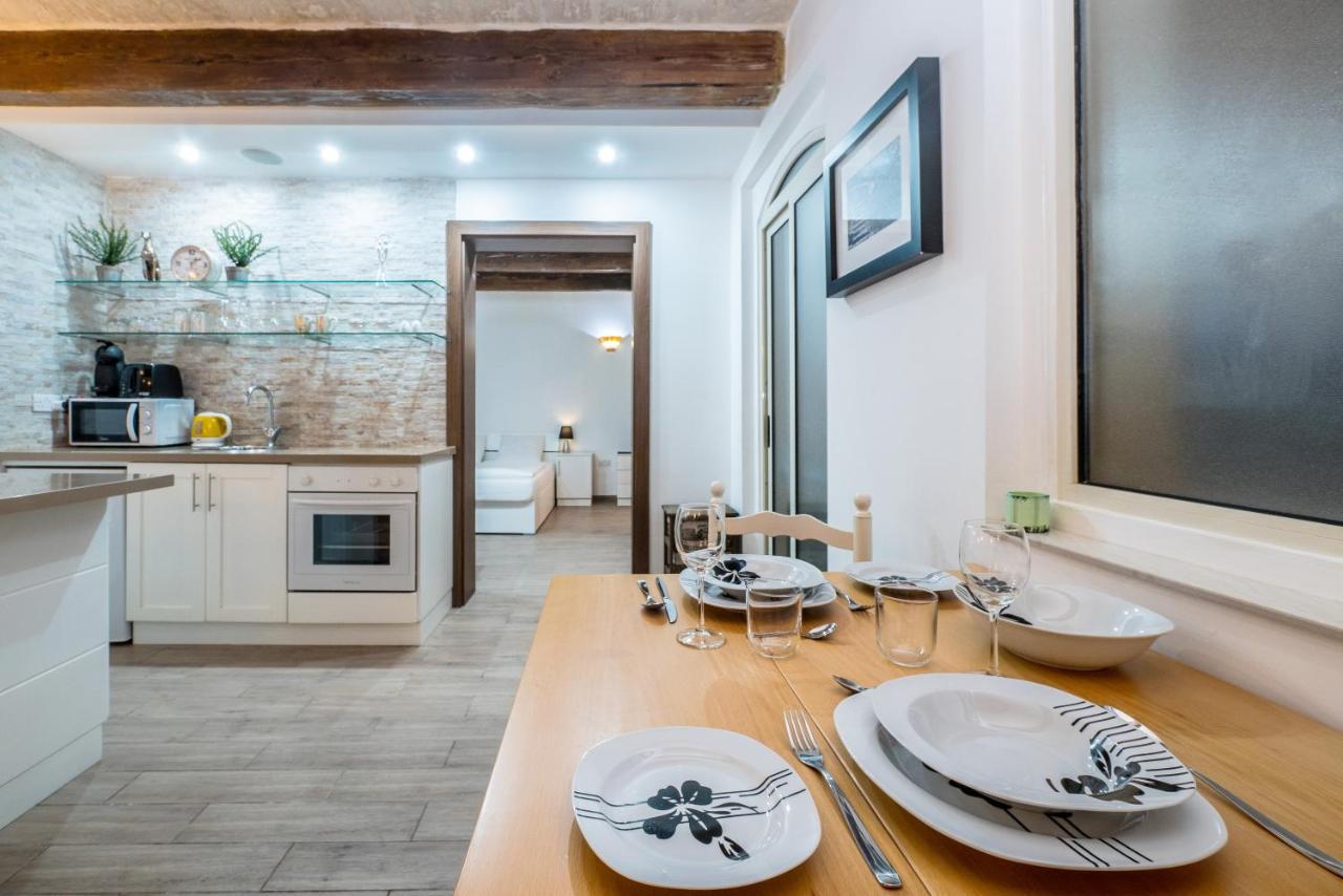 Valletta Main Street Apartment Deluxe Eksteriør billede