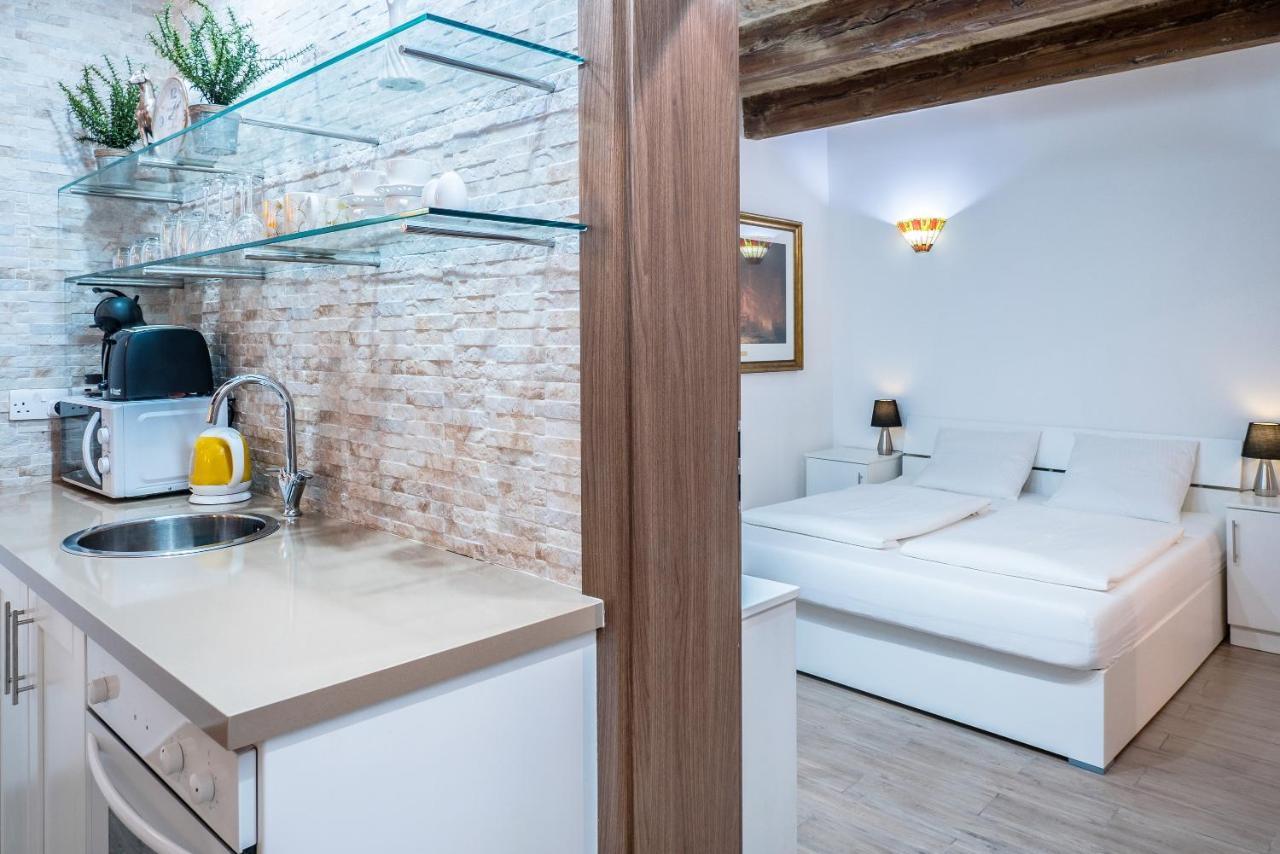 Valletta Main Street Apartment Deluxe Eksteriør billede