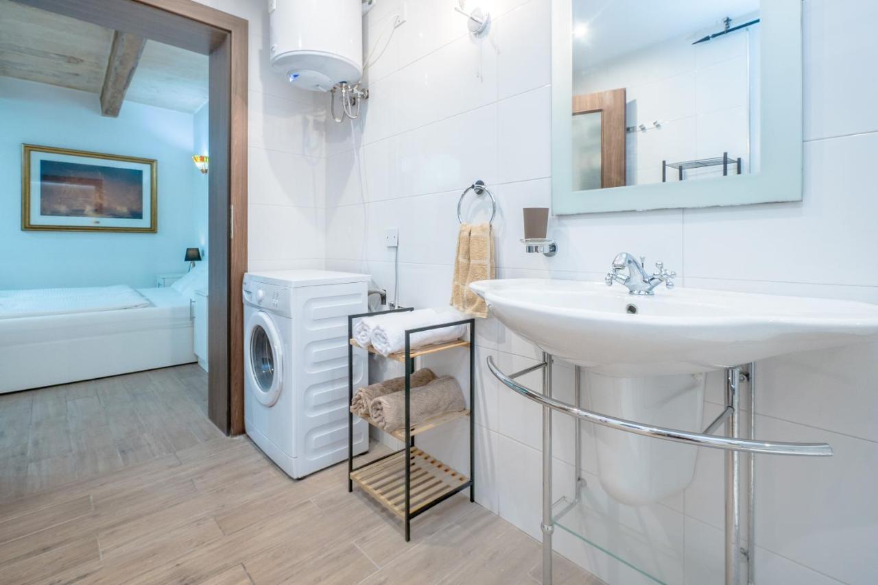 Valletta Main Street Apartment Deluxe Eksteriør billede