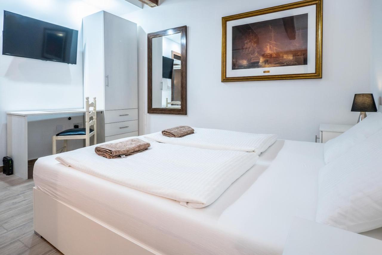 Valletta Main Street Apartment Deluxe Eksteriør billede